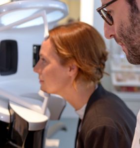 Hautanalyse mit VISIA Gen7 in Köln bei Dr. Bacman